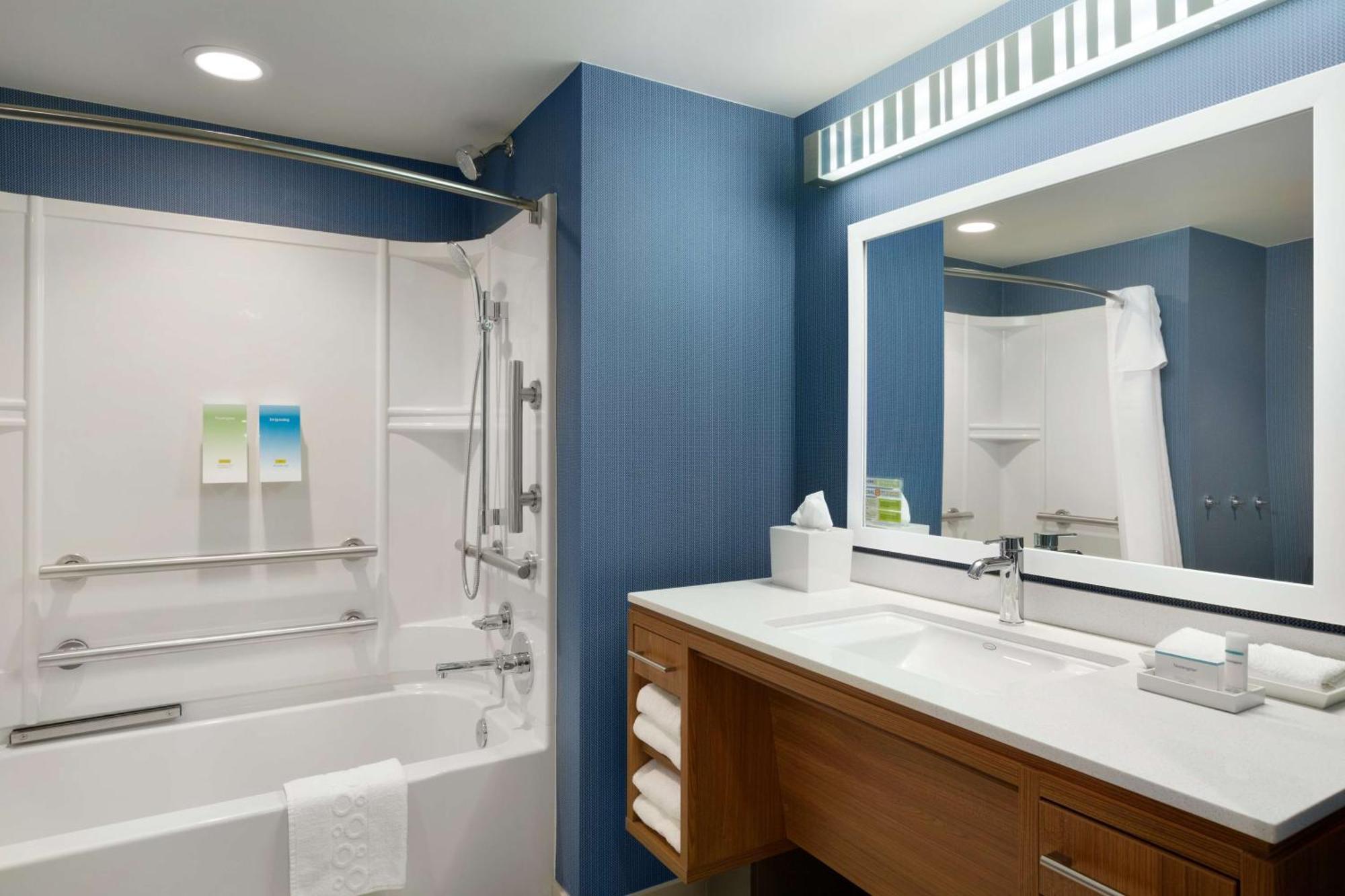 Hotel Home2 By Hilton Westgate 3*